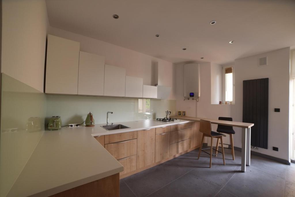Designer Apartment 110M2 With King Size Beds & Equipped Kitchen Krasków Eksteriør bilde