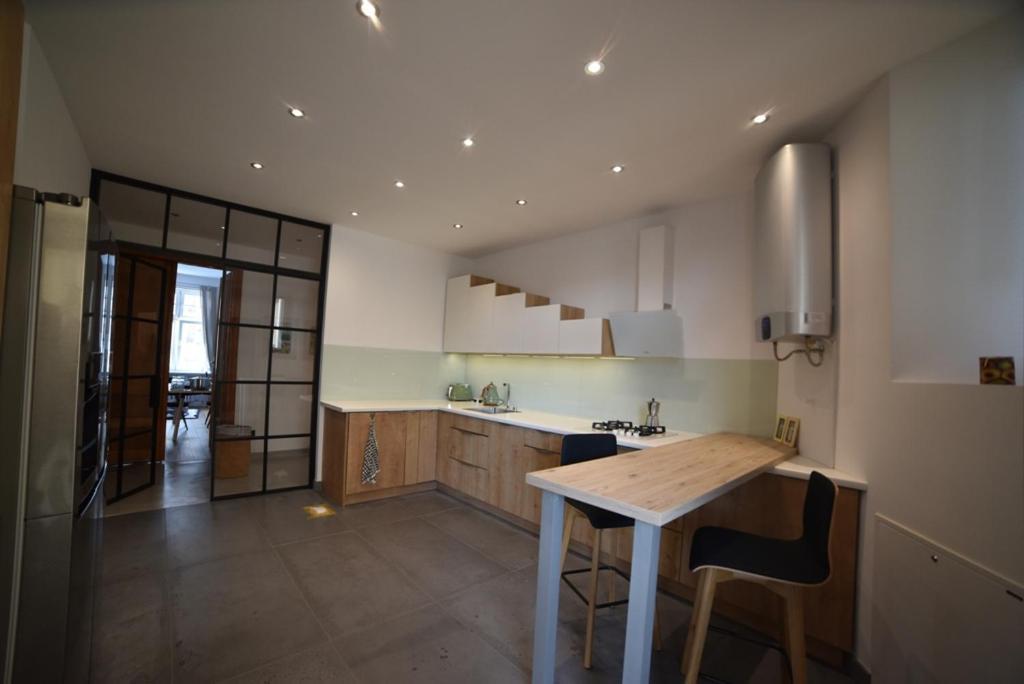 Designer Apartment 110M2 With King Size Beds & Equipped Kitchen Krasków Eksteriør bilde